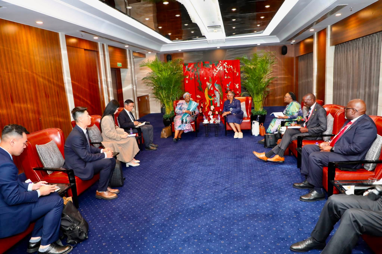 会见纳米总统1.jpg